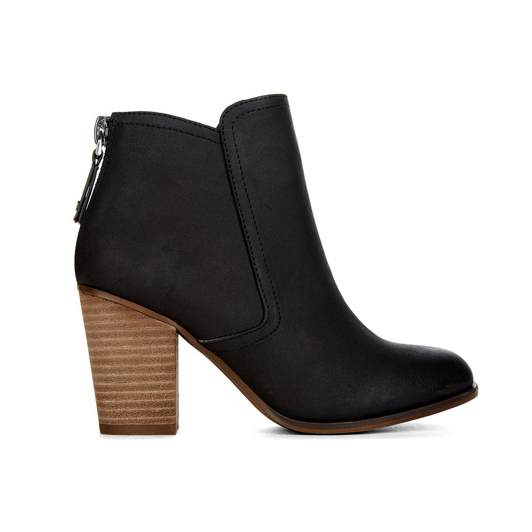 111038-01-essential-01-2031200055-Essential-Women's Fashion Light Boots-Chelsee Girl-Yellow Shoes