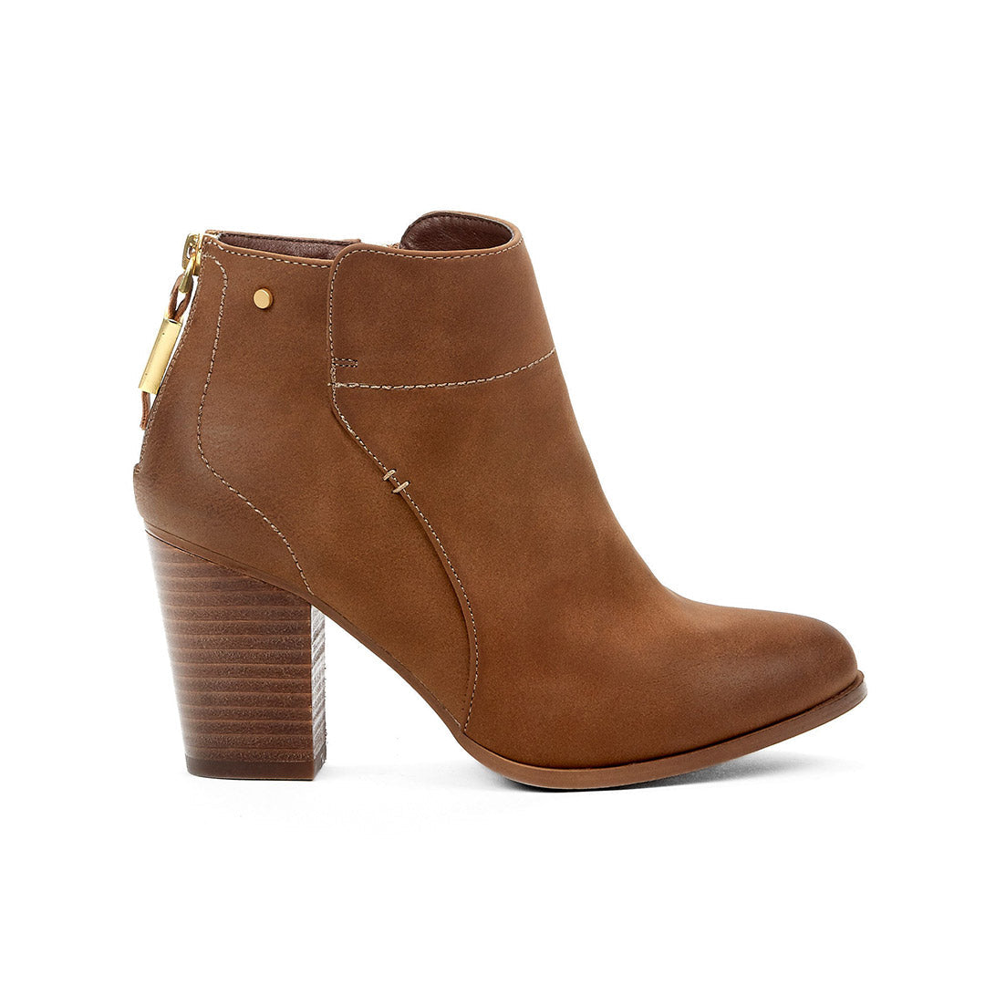 107888-31-montana_8f8eba51-8809-4083-b3bc-b7b5fb844932-1719900170-Montana-Women's Fashion Light Boots-Chelsee Girl-Yellow Shoes