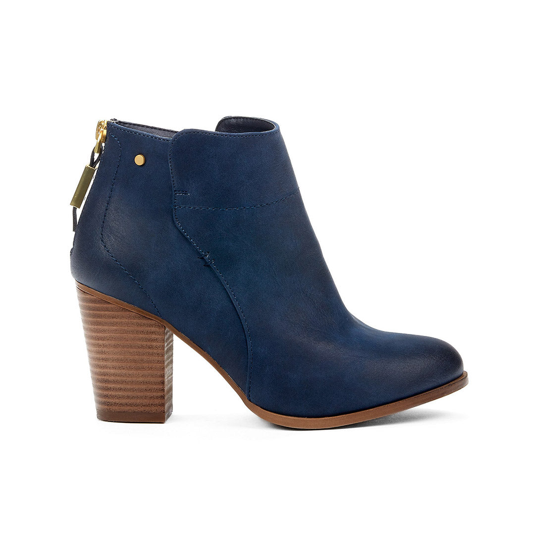 107888-43-montana_e9e093f4-2201-4756-895e-9400ec145a2b-1719900198-Montana-Women's Fashion Light Boots-Chelsee Girl-Yellow Shoes