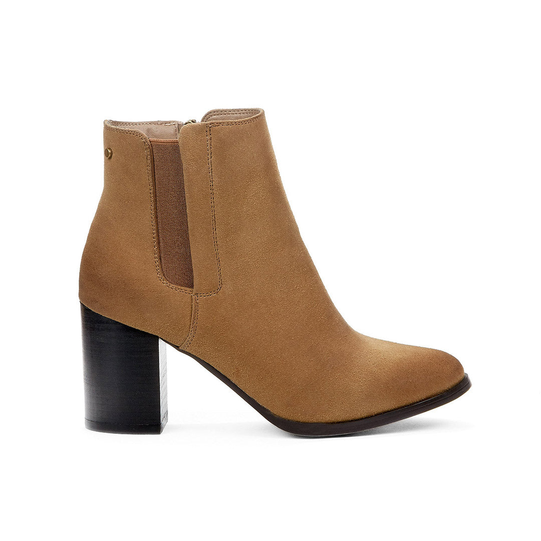107891-31-taken_2c841b23-e26f-4240-84a1-64aaef639737-1723100152-Taken-Women's Fashion Light Boots-Chelsee Girl-Yellow Shoes
