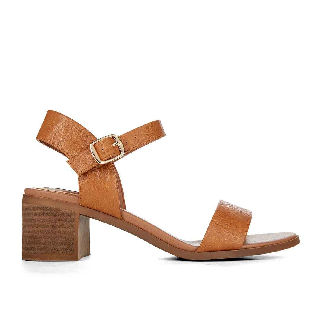 111314-31-becca-01-2049000098-becca-Women's Sandals-Chelsee Girl-Yellow Shoes