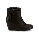 112220-01-wade-1-2145600050-Wade-Women's Winter Boots-Chelsee Girl-Yellow Shoes