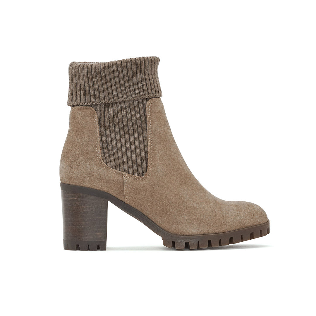 114297-25-LIMITE-1-2344200122-Limite-Women's Fashion Light Boots-Chelsee Girl-Yellow Shoes