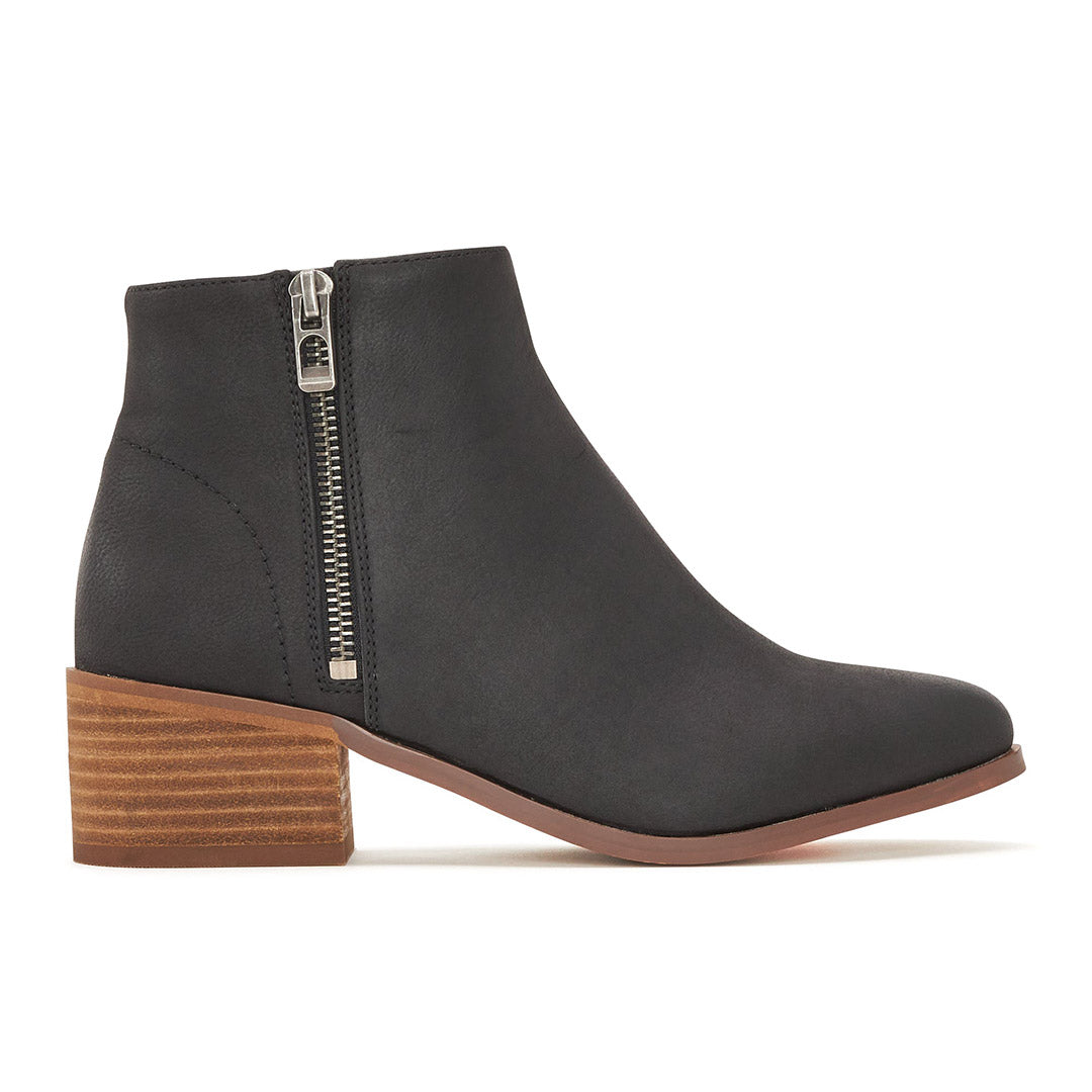 114379-01-SARTELLE_II-1-2351000050-Sartelle II-Women's Fashion Light Boots-Chelsee Girl-Yellow Shoes