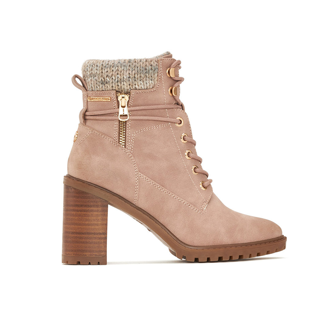 114421-68-WILDERNESS-1-2356000194-Wilderness-Women's Winter Boots-Chelsee Girl-Yellow Shoes